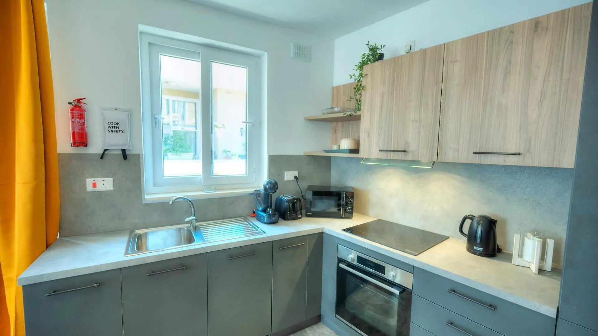 Apartmán Luxury Penthouse With Jacuzzi On Sun Terrace Apic1-2 Santa Vennera 0*,