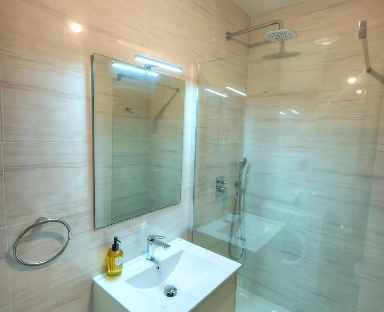 Apartmán Luxury Penthouse With Jacuzzi On Sun Terrace Apic1-2 Santa Vennera